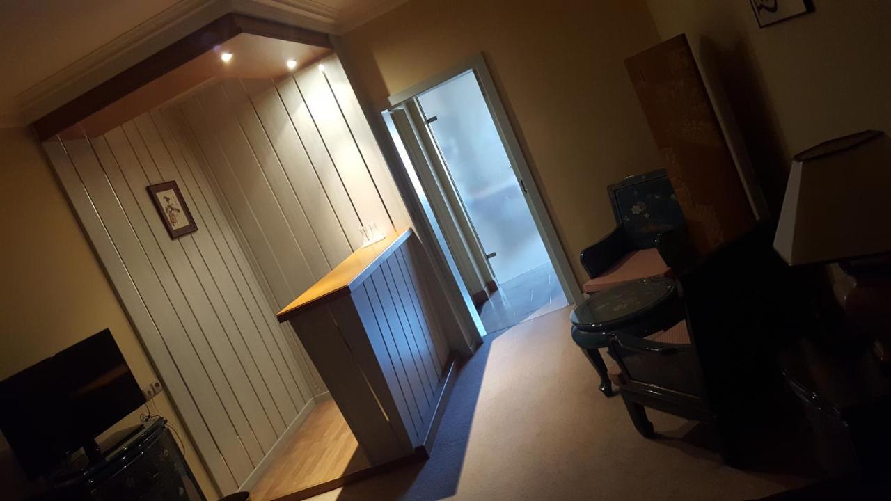 Hotel De La Cloche Sp Ρενς Εξωτερικό φωτογραφία