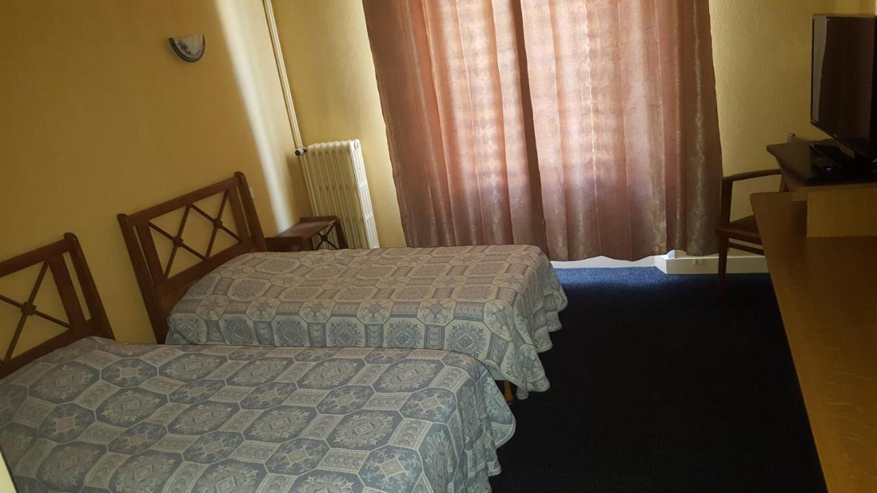 Hotel De La Cloche Sp Ρενς Εξωτερικό φωτογραφία