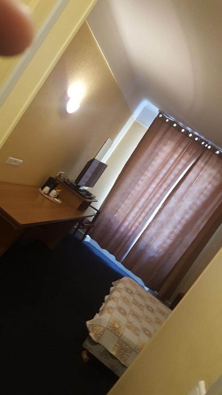 Hotel De La Cloche Sp Ρενς Εξωτερικό φωτογραφία