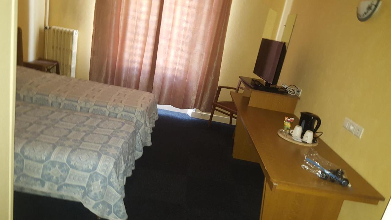 Hotel De La Cloche Sp Ρενς Εξωτερικό φωτογραφία