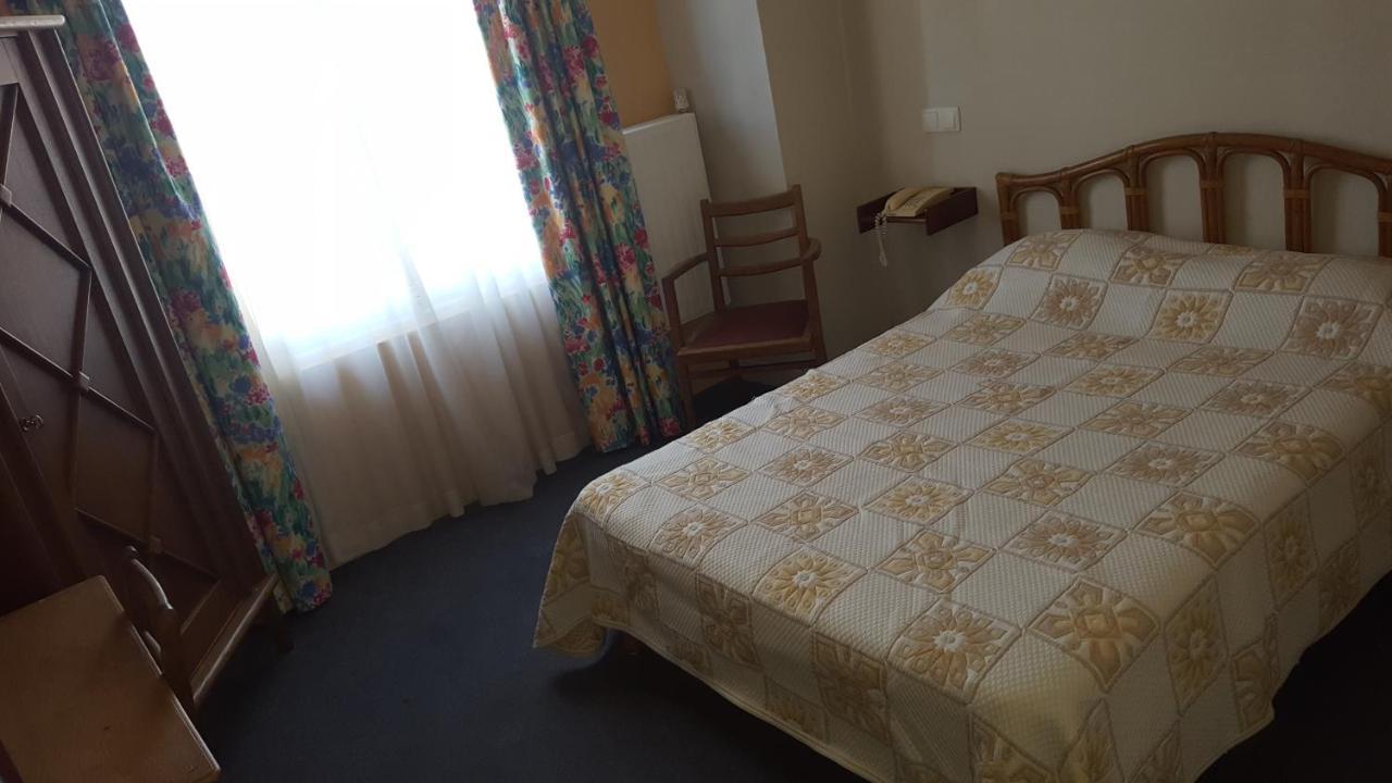 Hotel De La Cloche Sp Ρενς Εξωτερικό φωτογραφία