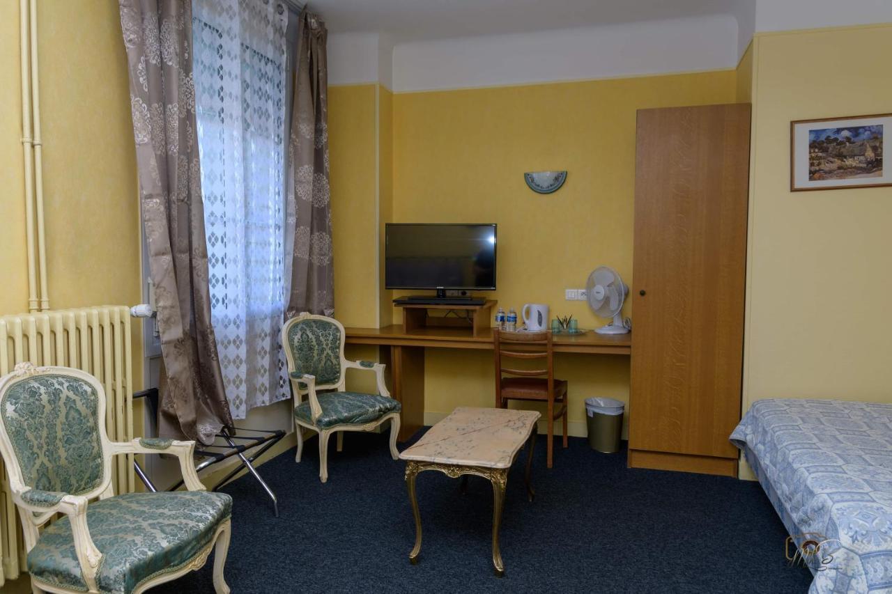 Hotel De La Cloche Sp Ρενς Εξωτερικό φωτογραφία